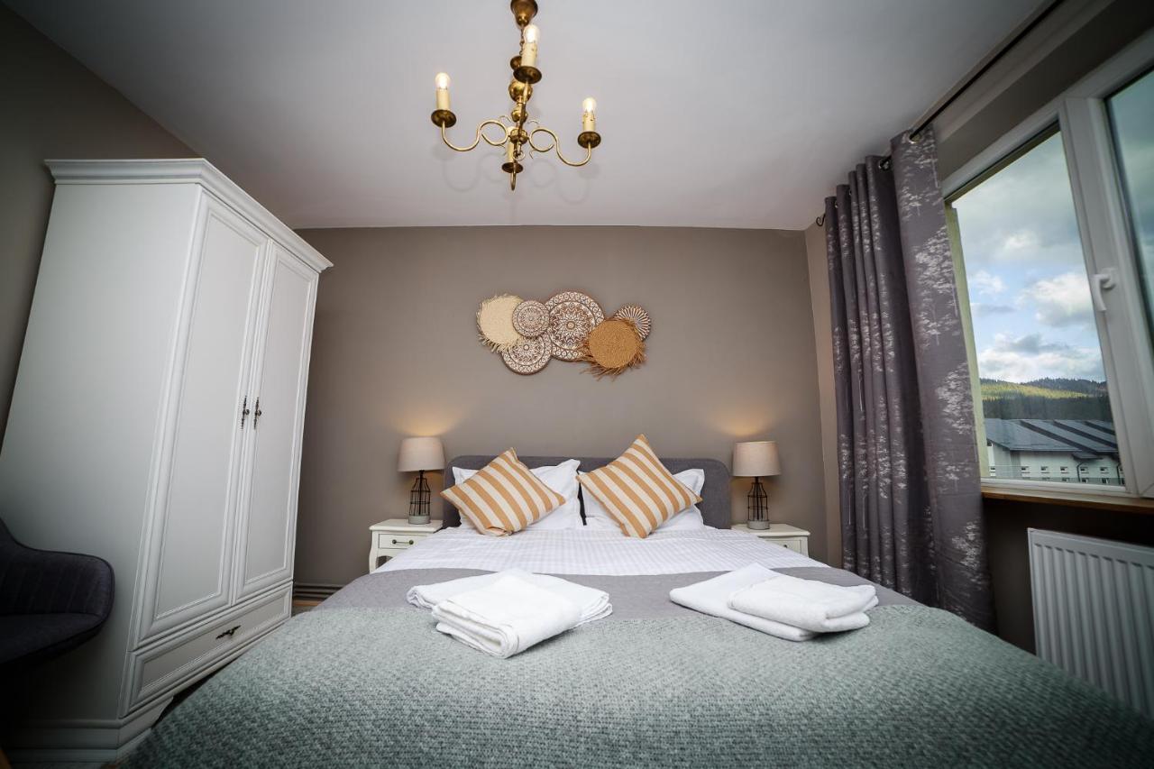 Exquisite 3 Room Apartment In The Heart Of Thetown Câmpulung Moldovenesc エクステリア 写真
