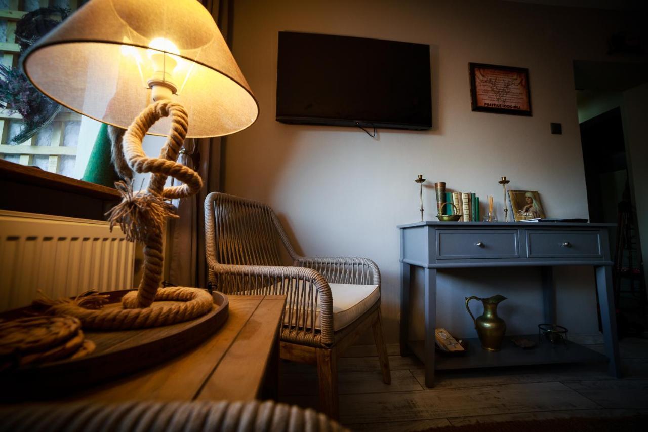 Exquisite 3 Room Apartment In The Heart Of Thetown Câmpulung Moldovenesc エクステリア 写真